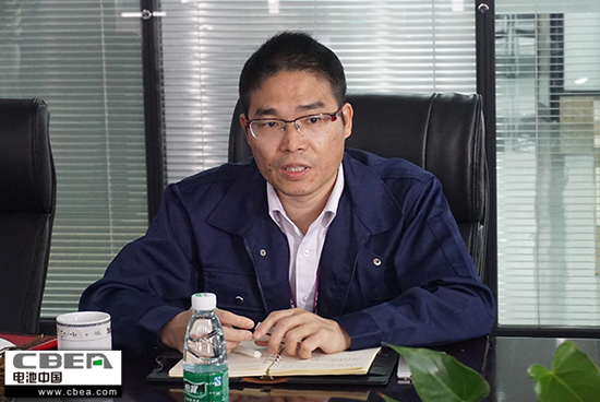 鵬輝能源動(dòng)力電池研究院院長(zhǎng)劉建生參與座談.jpg