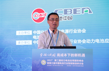 銀隆新能源有限公司電銀隆詹世英：三元正極、硅碳負(fù)極將是銀隆未來(lái)規(guī)劃重點(diǎn)池研究院副總工程師詹世英博士作主題演講