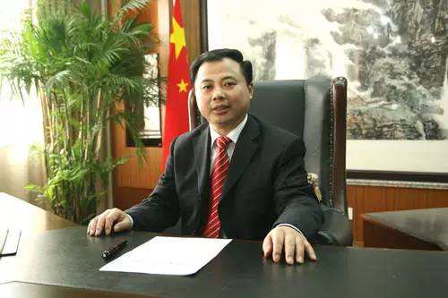 張?zhí)烊危杭訌?qiáng)報廢動力鋰電池再生循環(huán)利用