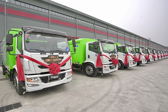 銀隆新能源多功能抑塵車出擊，車過無塵！