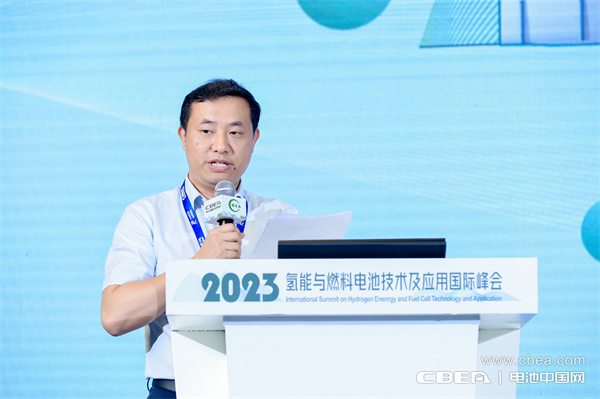中國(guó)電池工業(yè)協(xié)會(huì)氫能與燃料電池分會(huì)副秘書長(zhǎng)，電池中國(guó)網(wǎng)副總經(jīng)理周波主持