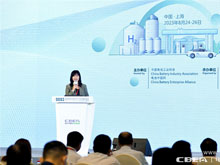 中國電池工業(yè)協(xié)會(huì)副秘書長、氫能與燃料電池分會(huì)執(zhí)行秘書長/電池中國網(wǎng)CEO張雨主持開幕式