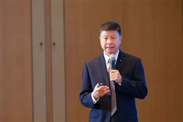 中國科學院院士孫世剛：材料/界面/傳輸/系統(tǒng)創(chuàng)新應對鋰電池四大挑戰(zhàn)